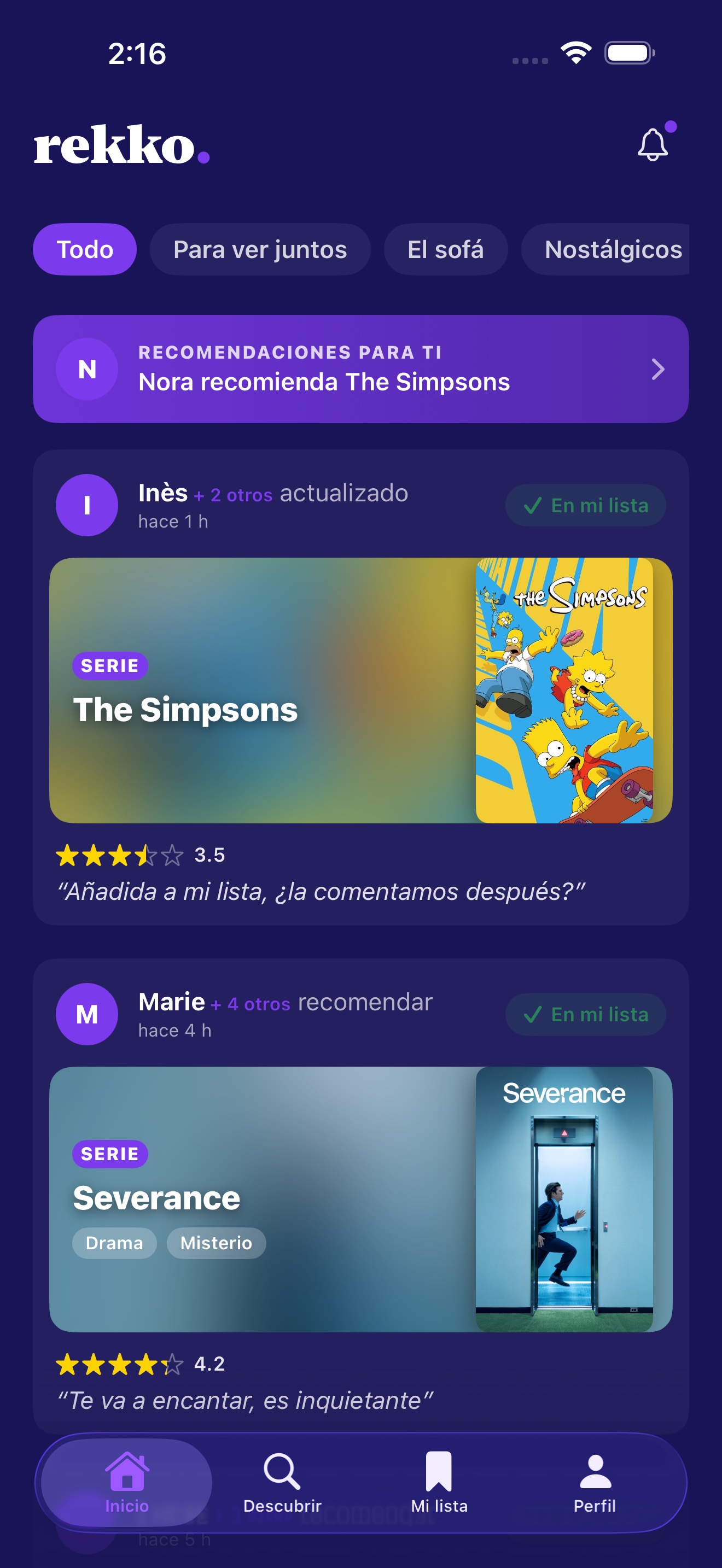 Feed principal con recomendaciones y actualizaciones de estado de los miembros del círculo