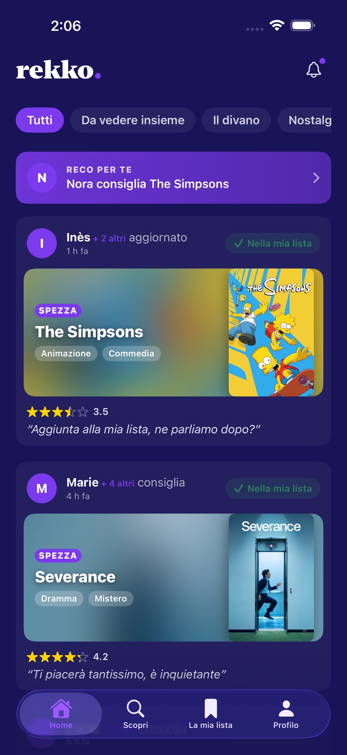 Feed home che mostra raccomandazioni e aggiornamenti di stato dai membri del cerchio